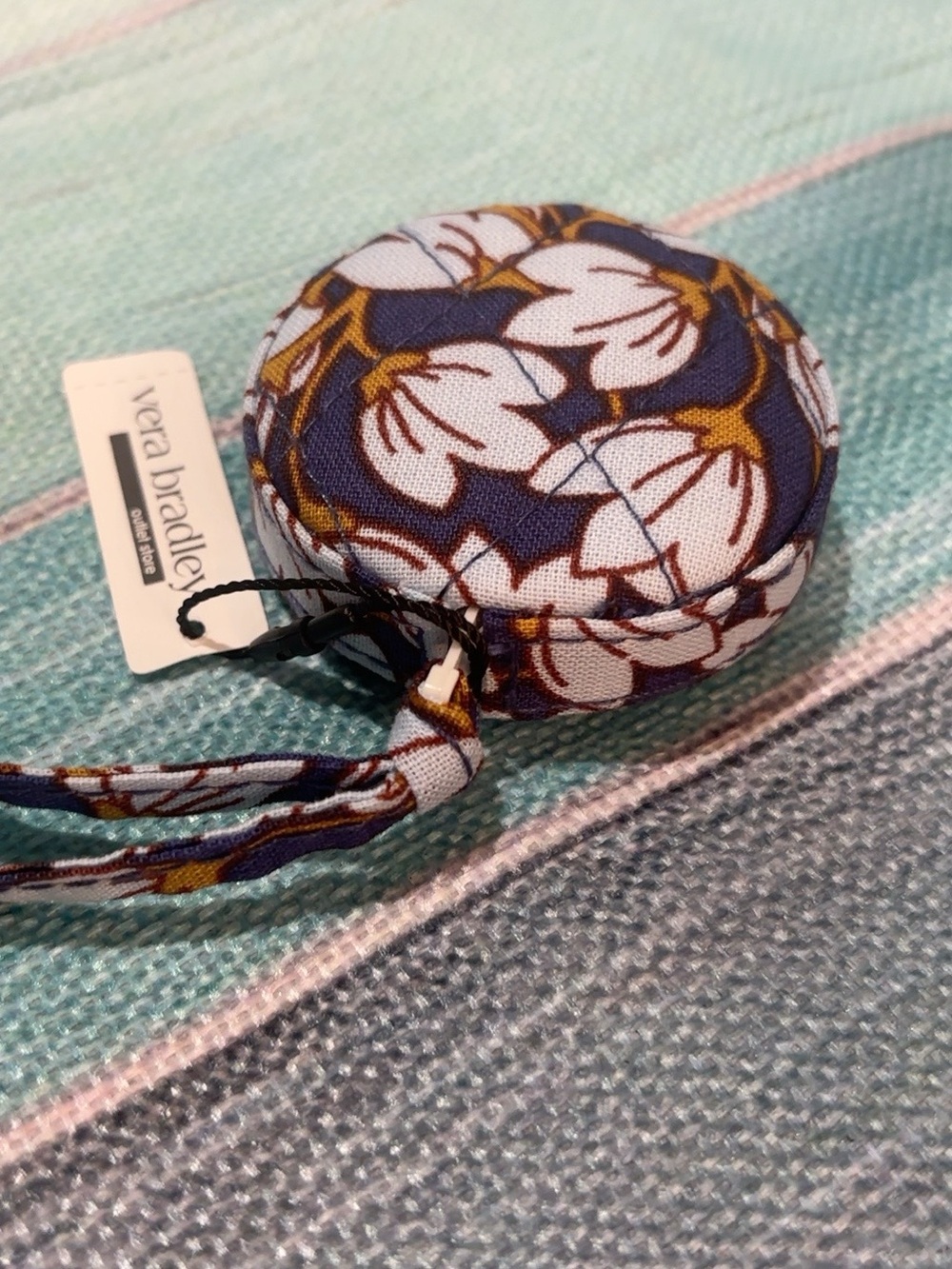 NWT Vera Bradley Pawpaw Flower Tape Measure Retractable Sewing Craft - Picture 3 of 4